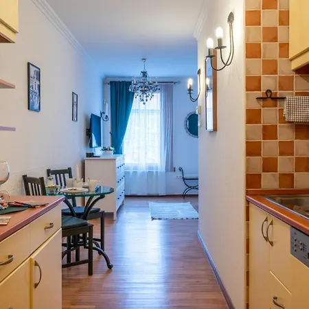 Romantic Secret Garden Apartament
