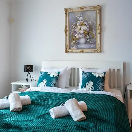 Romantic Secret Garden *