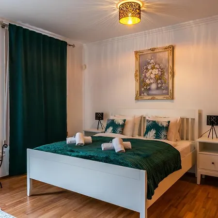 Romantic Secret Garden * Будапешт