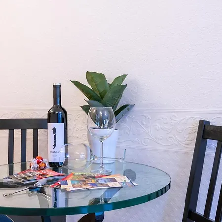 Romantic Secret Garden Apartment