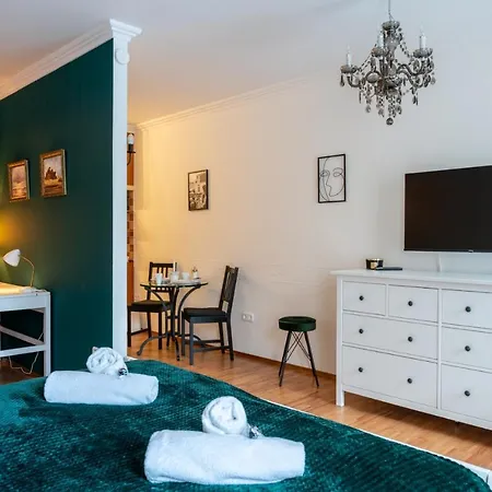 Romantic Secret Garden 布达佩斯