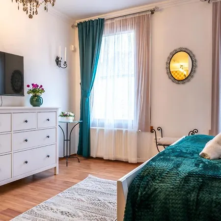 Romantic Secret Garden * 布达佩斯