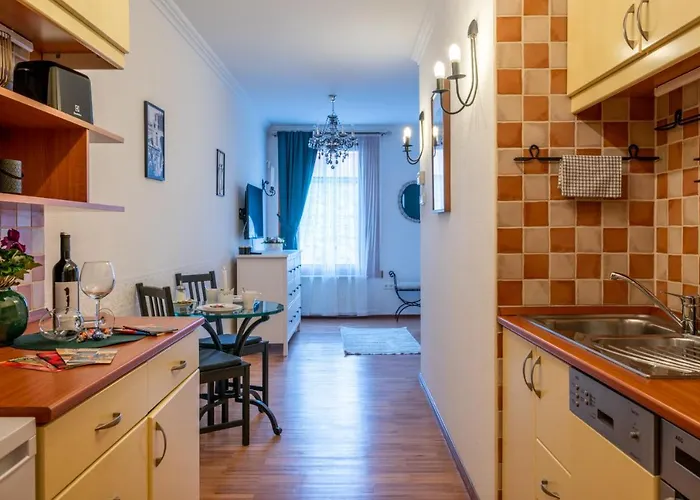 Romantic Secret Garden Apartament